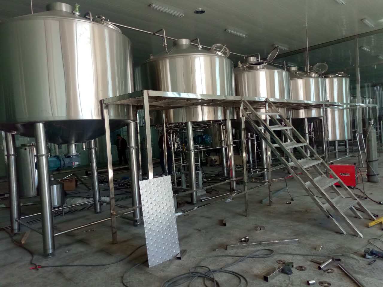 麻将胡了酿酒公司案例|东北3000升精酿啤酒厂装备